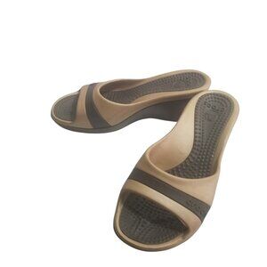 NWOB Crocs Women's Sassari Brown Gold Wedge Y2K Sandals Sz 8